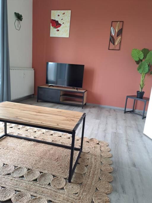 Agreable T2 Classe 3 Etoiles, Refait A Neuf, Dans Quartier Calme 罗德兹 外观 照片